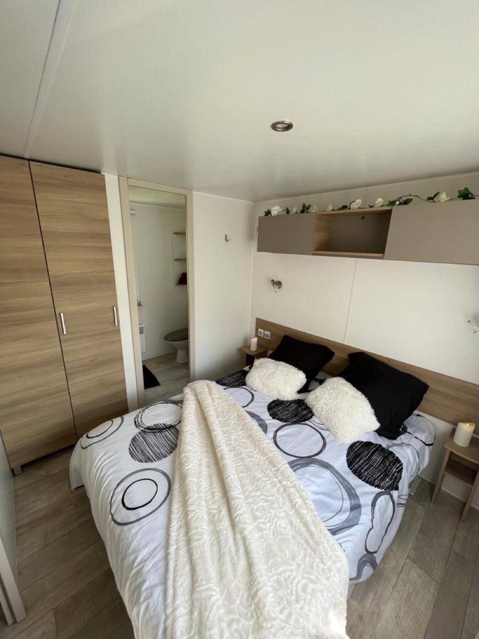 Mobil-Home 4 étoiles avec piscine proche de Blois Onzain Exterior foto